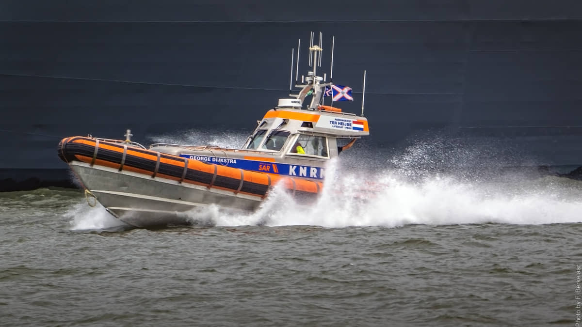 Toter Taucher gefunden Hastings Rettungsboot